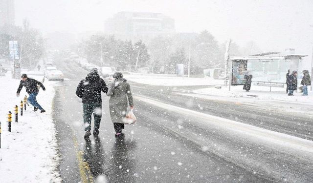 Van’ın komşu illerinde hava alarmı: Hakkâri ve Şırnak’ta kuvvetli yağış uyarısı