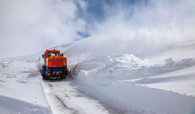 Yola çıkacaklar Dikkat! Van’da yolları kapalı!