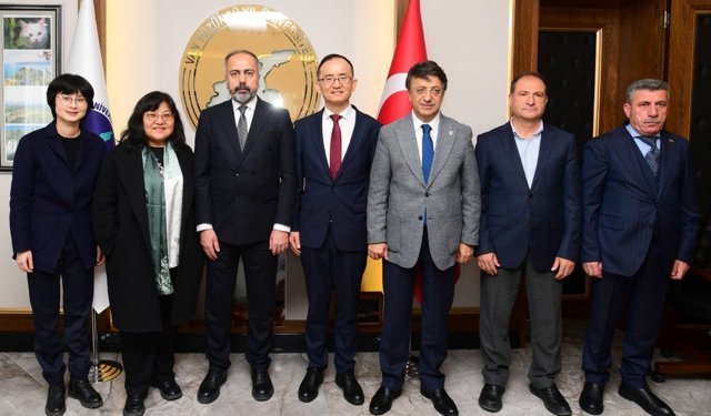 Büyükelçi Jiang Xuebin’den Van YYÜ’ye ziyareti