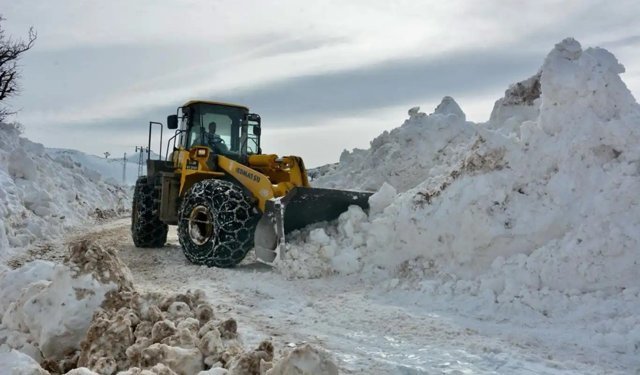 Doğu Anadolu’da nisan ayında kar sürprizi