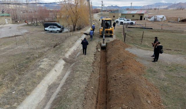 Gürpınar’a 800 metrelik yeni içme suyu hattı kazandırıldı