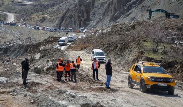 Van- Hakkari karayolunda deneme geçişleri başladı