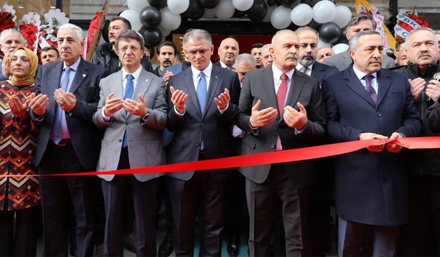 Paulmark Giyim Mağazası, Van’da üçüncü şubesini açtı