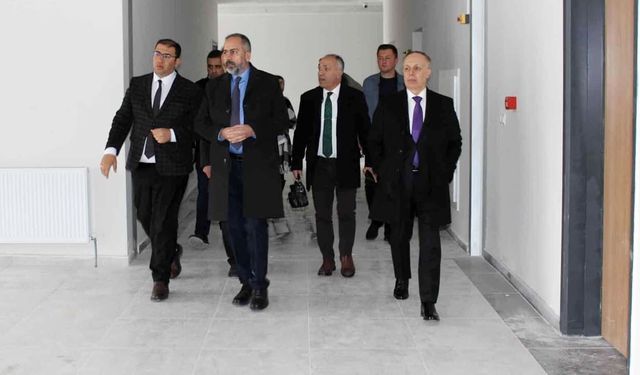 Rektör Şevli’den Van Piri Reis Denizcilik MTAL’e ziyaret