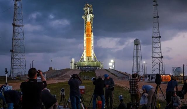 Uzayda tarihi gece: NASA yarım asır sonra Ay’a dönüyor