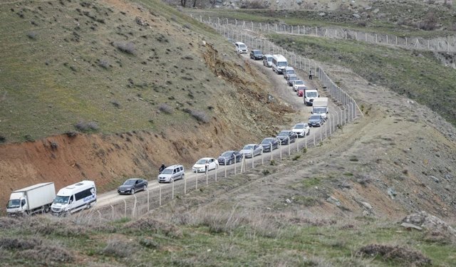 Van- Hakkâri karayolunda çalışmalar aralıksız sürüyor