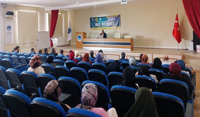 Van YYÜ’de ‘İbn Bâcce ve Yalnızlığın Felsefesi’ semineri