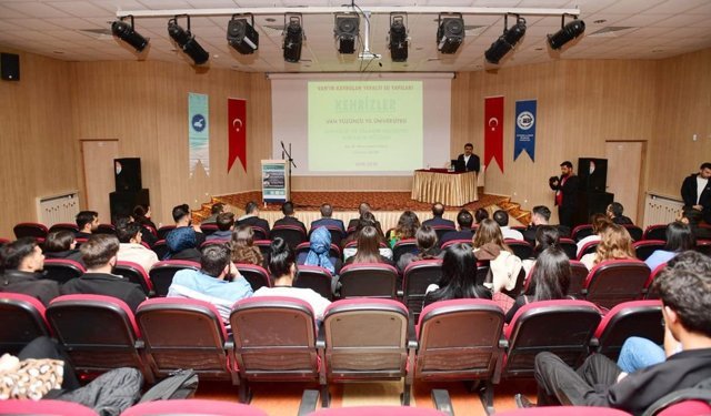 Van YYÜ’de su yapıları semineri yoğun ilgi gördü