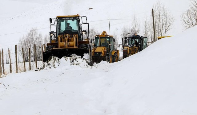 Van’da kapalı yol raporu açıklandı! Birçok mahalleye ulaşılamıyor