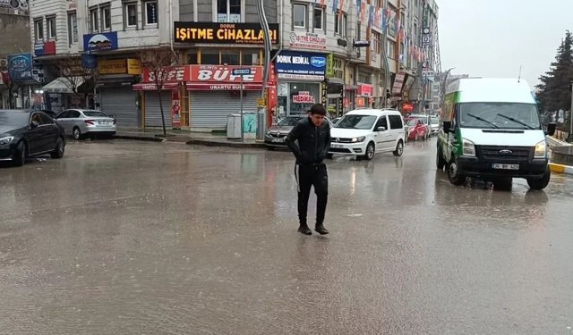 Van’da kuvvetli yağışlar devam edecek mi? Meteoroloji duyurdu!