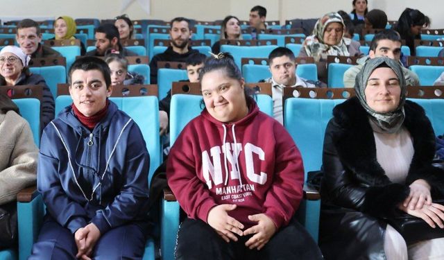 Van'da özel öğrenciler için konser düzenlendi