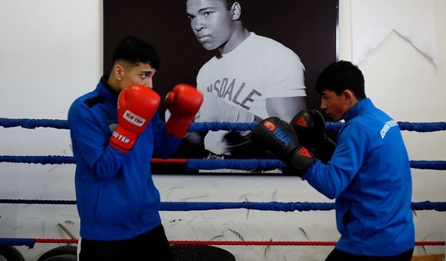 Vanlı boksör Gençlik Olimpiyatları seçmelerinde Türkiye’yi temsil edecek