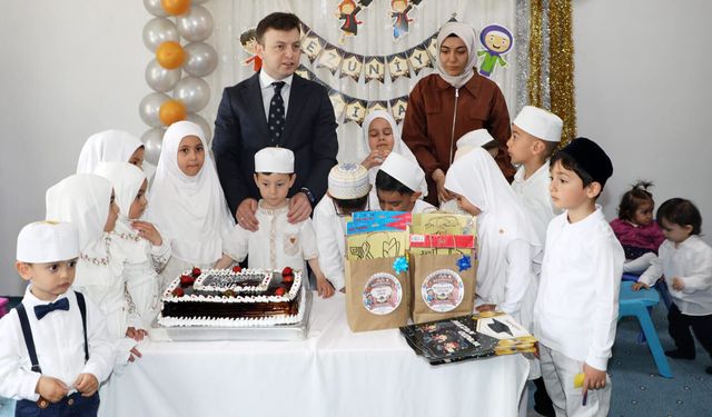Başkale’de 4-6 yaş Kur’an kursu öğrencileri mezuniyet sevinci yaşadı