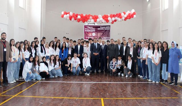 Edremit Anadolu Lisesi'nde TÜBİTAK 4006 Bilim Fuarı açıldı