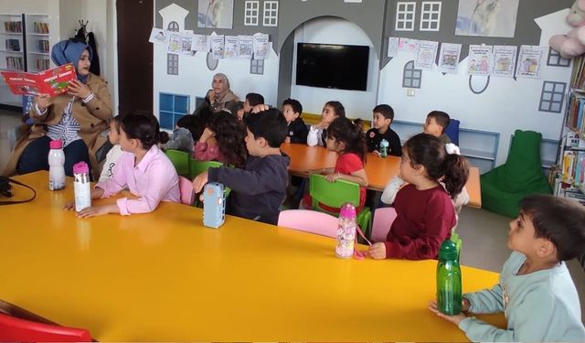 Edremit ilçesinde ‘annem bana masal okur musun’ projesi sürüyor