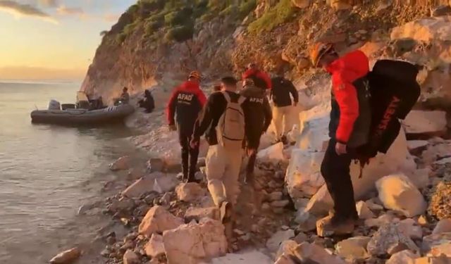 Van’da mahsur kalan vatandaşlar Deniz Polisi tarafından kurtarıldı