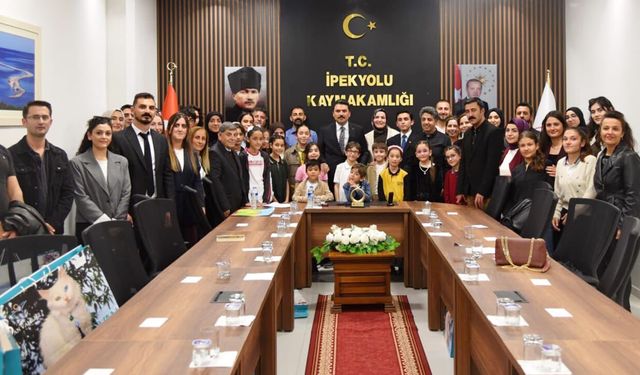 İpekyolu’nda başarılı öğrenci ve öğretmenlere ödül