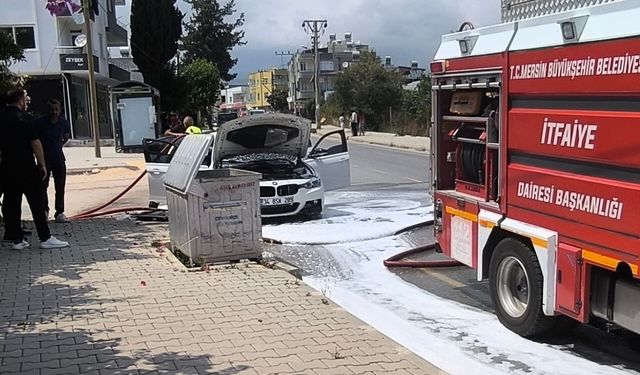 Seyir halindeki lüks otomobil alevlere teslim oldu