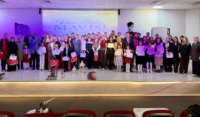 Van Gölü Mavisi Şiir Yarışması’nda il birinciliği Erdem Beyazıt Ortaokulu’nun