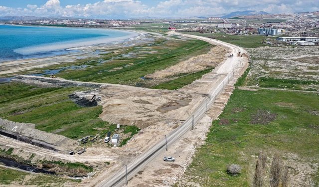 Van Gölü Sahil Yolu Projesi’nin son etabında çalışmalar sürüyor