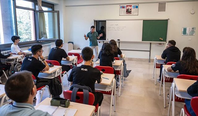 Van, öğretmen ihtiyacında ön sıralarda