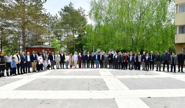 Van YYÜ’de geleneksel bayramlaşma töreni
