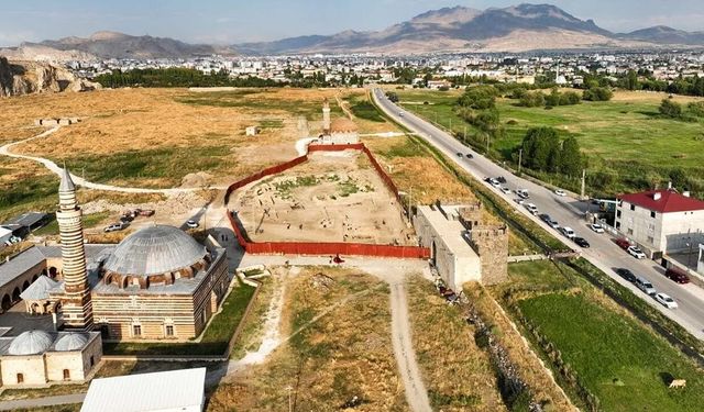 Van’da 60 yaş üstü vatandaşlar ‘Eski Van Şehri’nde tarihe yürüyecek