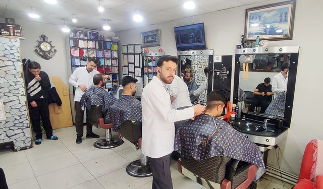 Van’da Kurban Bayramı öncesi berber ve kuaförlerde yoğun mesai