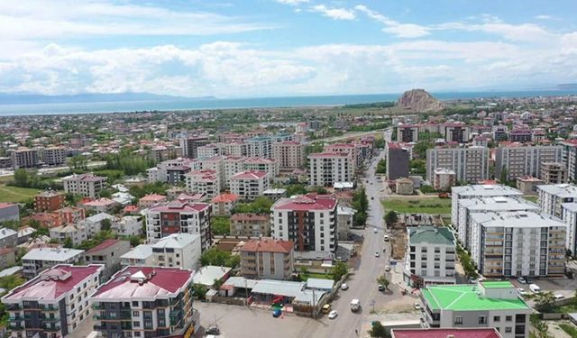 Van’da Nisan ayında 882 konut, 130 iş yeri satıldı