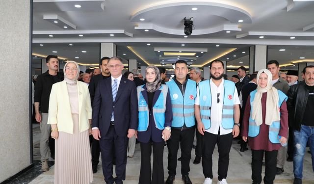 Van’da yoğun katılımlı resmi bayramlaşma