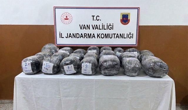 Van'da zehir tacirlerine büyük darbe! 443 kilo ele geçirildi