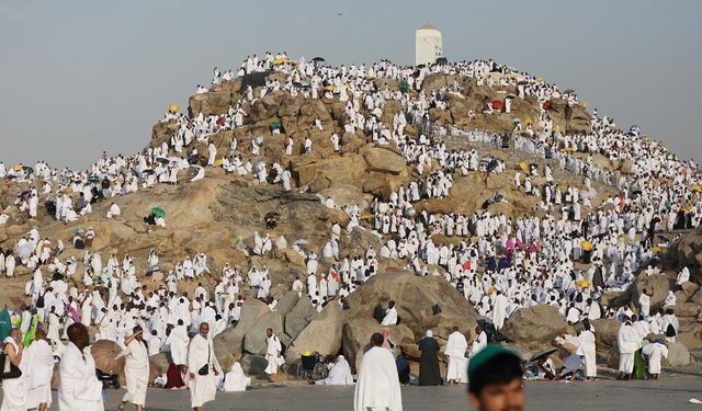 Vanlı hacı adayları Arafat’ta