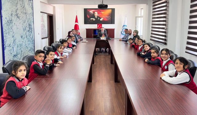Çaldıran’da minik kalemlerden büyük hikâyeler