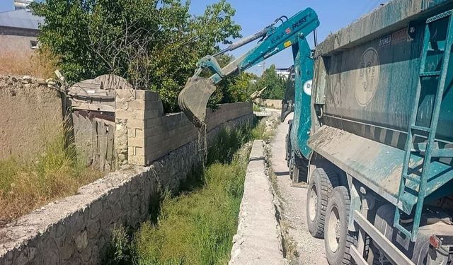 DSİ'den Van'da taşkın riskine karşı kanal temizliği