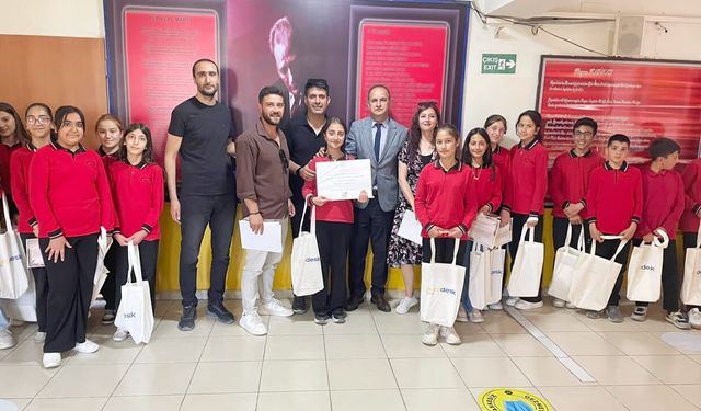 Van AI Eğitim Ağı Projesi’nde dereceye giren okullara ödülleri verildi