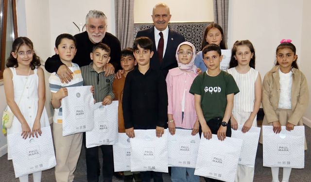 Van Milletvekili Kayatürk, dünya şampiyonlarını ziyaret etti