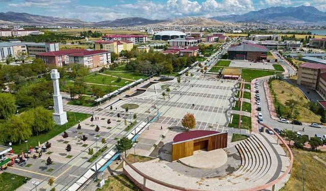 Van YYÜ dünyada ilk 1000'de, 7 alanda ilk 400'e girdi