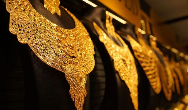Van’da imitasyon altın dönemi! 1 milyonluk setler 10 bine satılıyor…