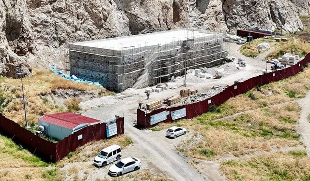 Van’da Miri Ambar ve Abbas Ağa Camii’nde restorasyon sürüyor