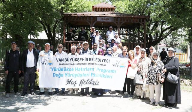 Van’da yaşlı bireylerin doğa yürüyüşü Şamran Kanalı ile sürdü