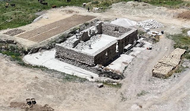 Van’da yüzyıllık cami yeniden ibadete hazırlanıyor