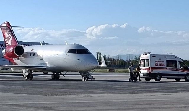 Van'daki 2 günlük bebek ambulans uçakla İstanbul'a sevk edildi!