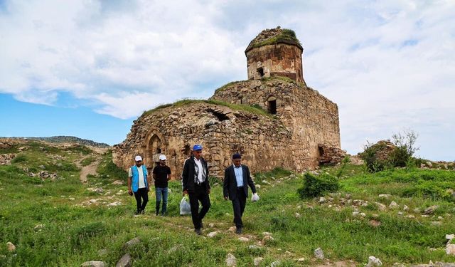Van’ın koca çınarları Altınsaç koyunu gezdi