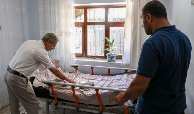 Van’da ihtiyaç sahibi vatandaşa hasta yatağı desteği sağlandı