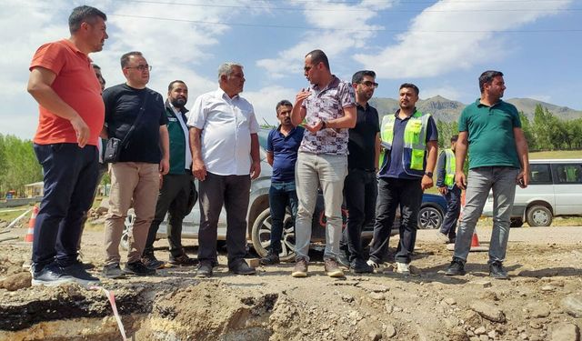 Erciş Yünören Köyü'ndeki taşkın koruma çalışmaları sürüyor