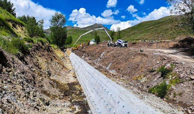 Erciş Yünören Taşkın Koruma Tesisi'nde çalışmalar sürüyor