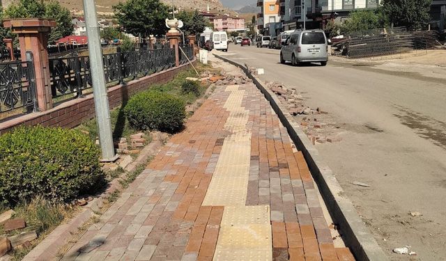 Haberimiz sonrası Akköprü Parkı'nda onarım çalışması