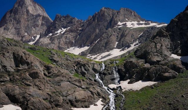 Hakkari'de kayıp dağcının cansız bedeni bulundu
