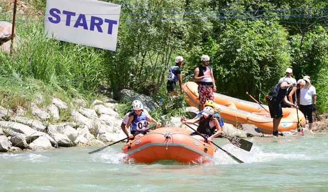 Van AFAD ekipleri Türkiye Rafting Şampiyonası'nda güvenliği sağladı