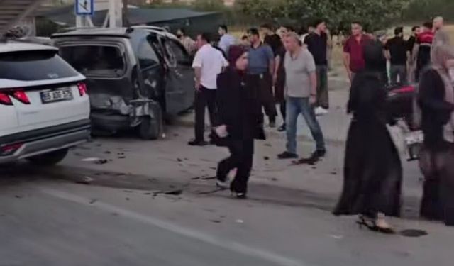 Van'da zincirleme kaza: Çok sayıda araç birbirine girdi